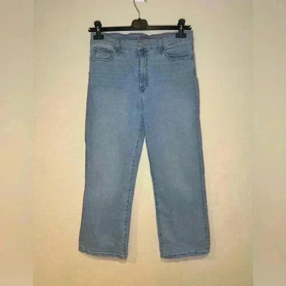 Joe’s light wash high rise straight‎ jeans 32